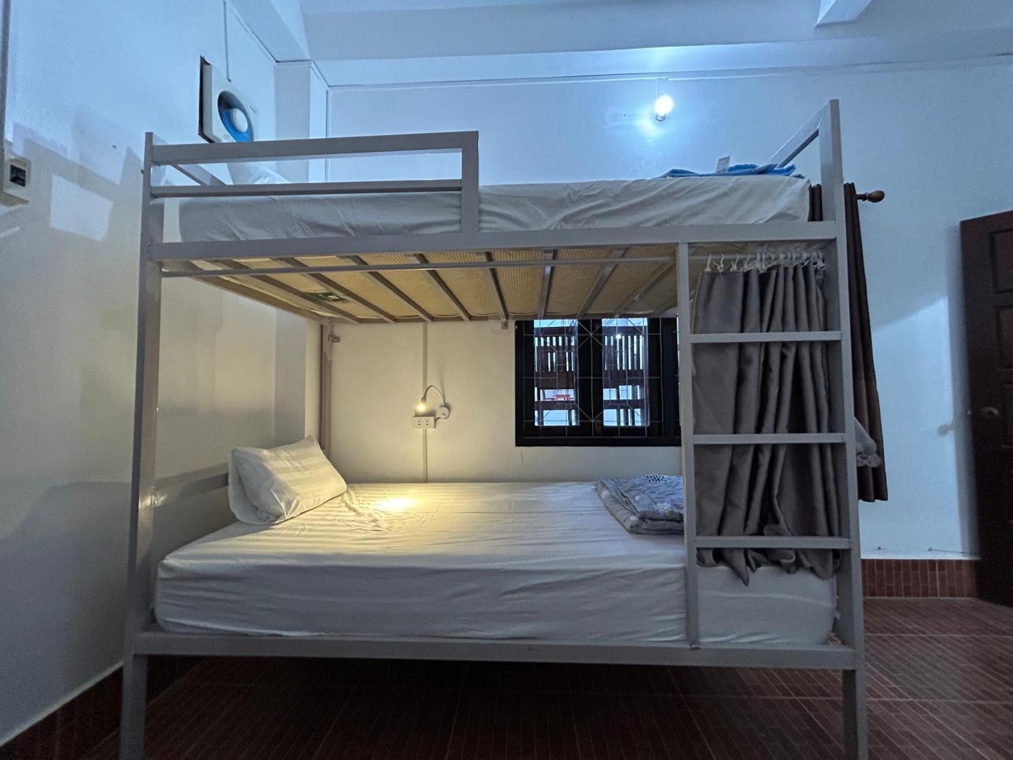 Vang Vieng Backpackers Hostel 外观 照片