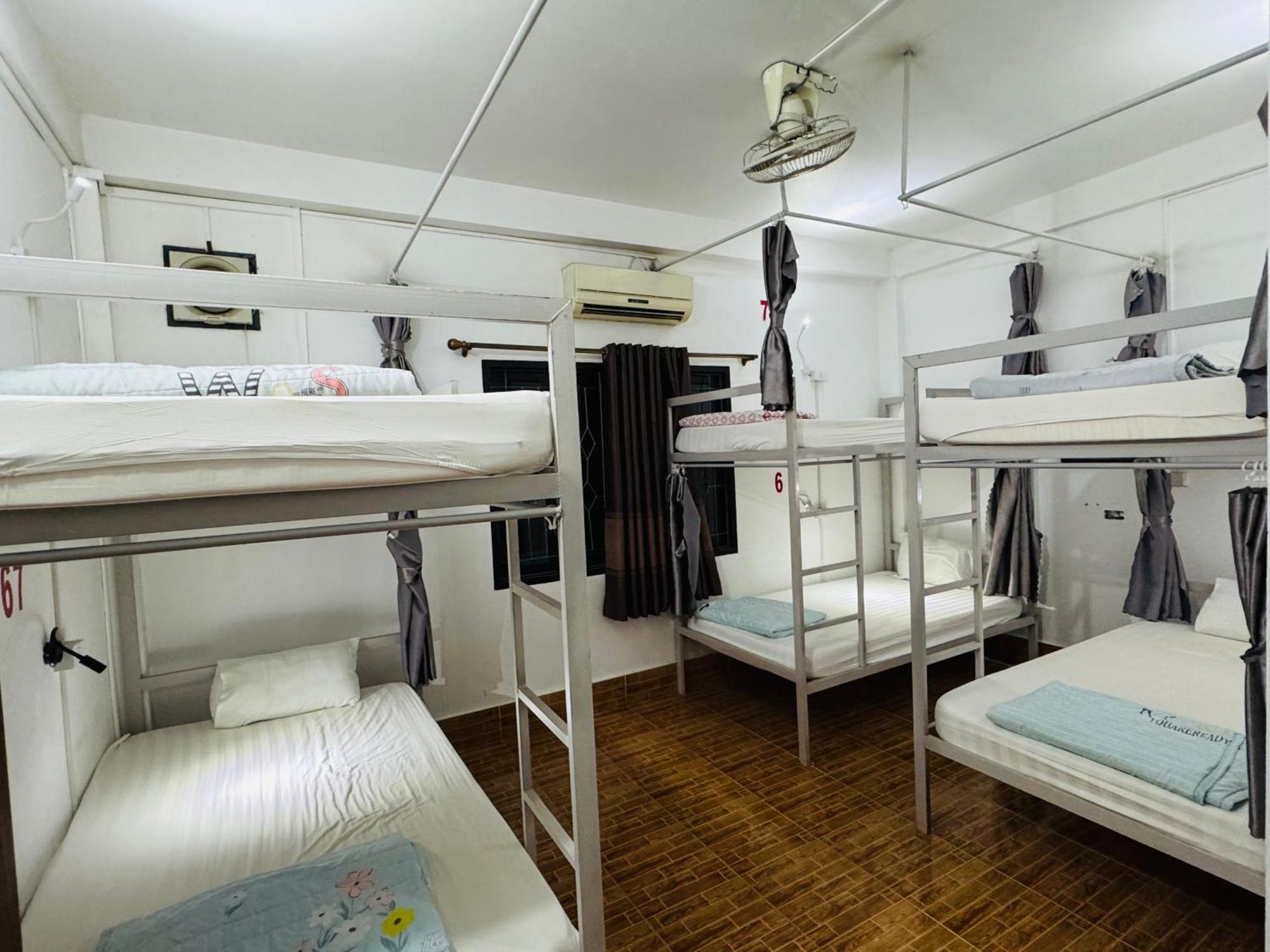 Vang Vieng Backpackers Hostel 外观 照片